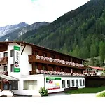 Szálloda First Mountain Oetztal 3*