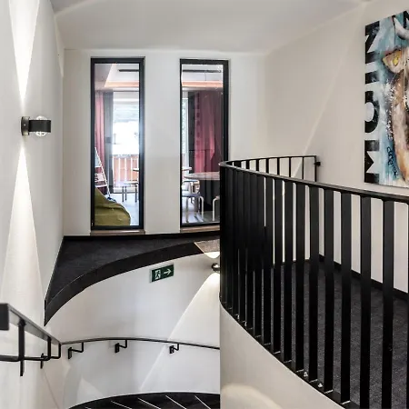 First Mountain Oetztal Szálloda 3*