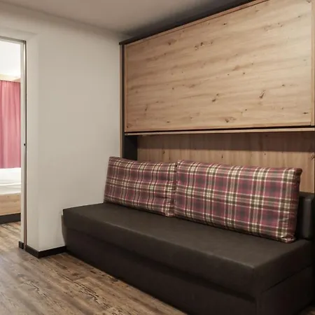 First Mountain Oetztal Szálloda 3*