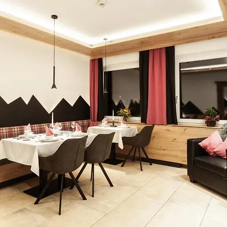 Szálloda First Mountain Oetztal