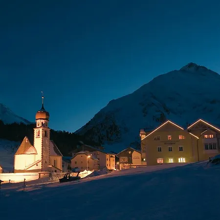 Szálloda First Mountain Oetztal