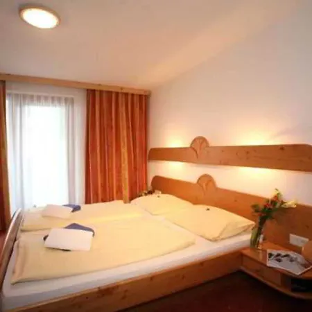 Szálloda First Mountain Oetztal 3*