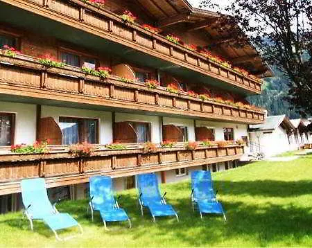 酒店 First Mountain Oetztal 朗根费尔德