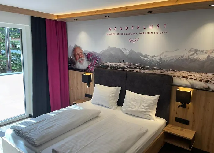 First Mountain Oetztal 酒店 3*