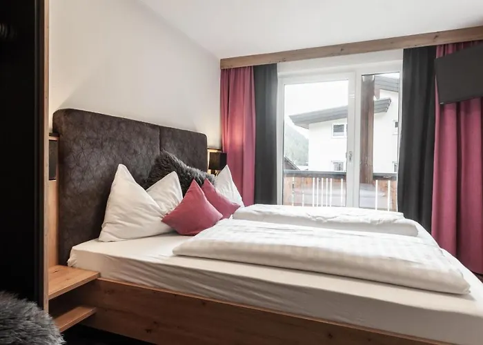 First Mountain Oetztal Hotel