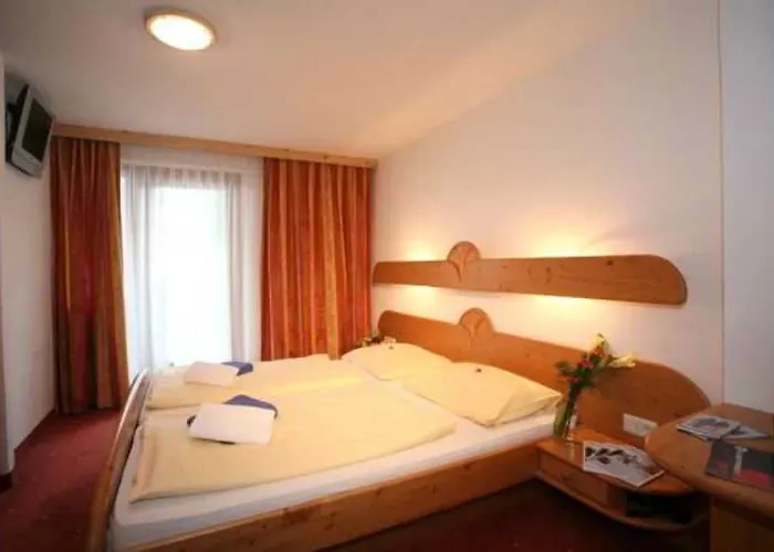 酒店 First Mountain Oetztal 3*