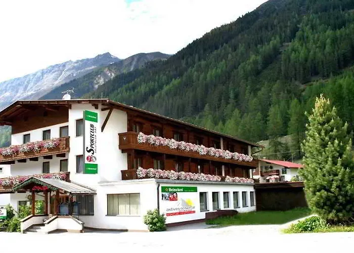 酒店 First Mountain Oetztal 3*