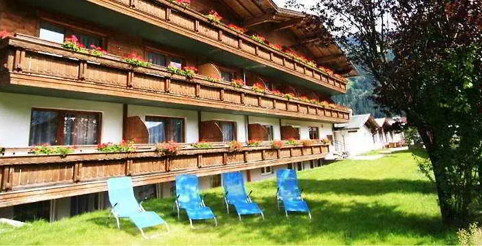 酒店 First Mountain Oetztal 朗根费尔德